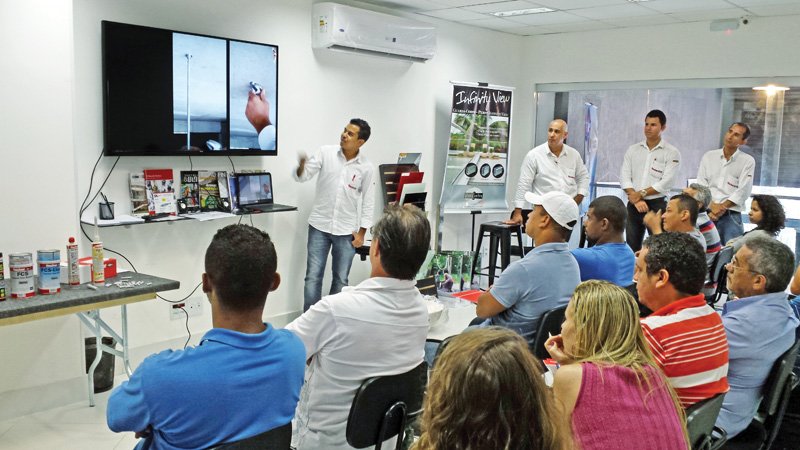 Revendedora de itens para vidraceiros irá manter palestras técnicas voltadas a vidraceiros