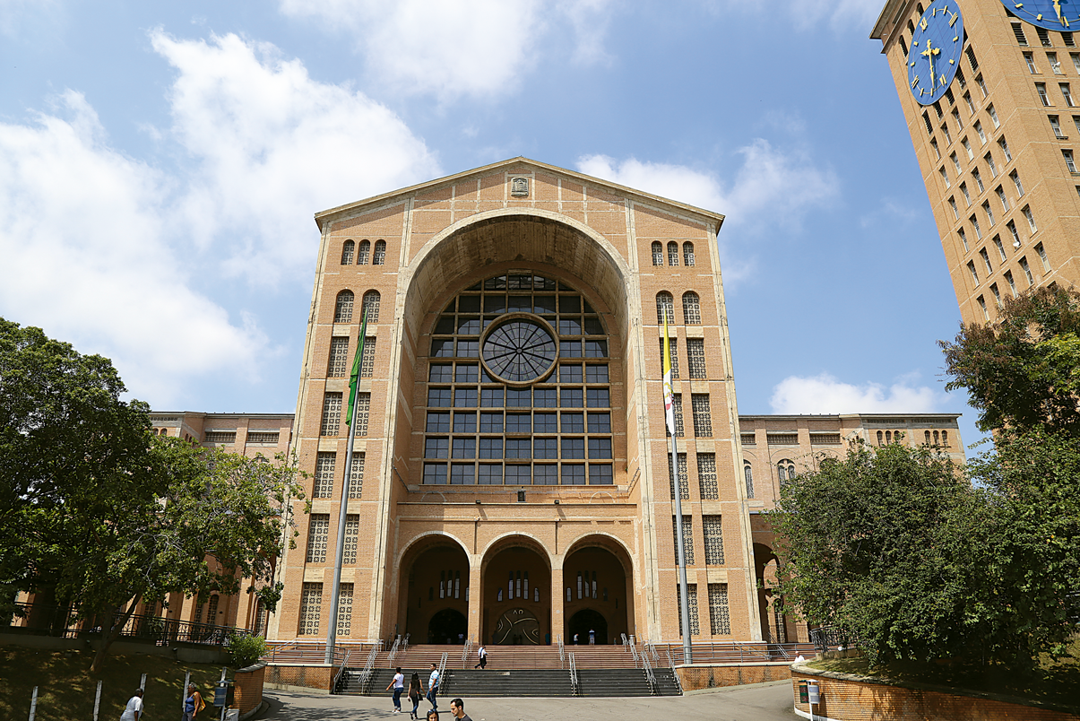 VIDROS NA CÚPULA DA CATEDRAL DE APARECIDA